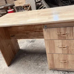 Bàn làm việc gỗ tự nhiên 1m2 bằng gỗ sồi có 3 ngăn kéo và khóa